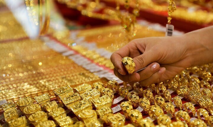 طلای ۱۸ عیار نرخ ارز دلار سکه طلا ۸ بهمن