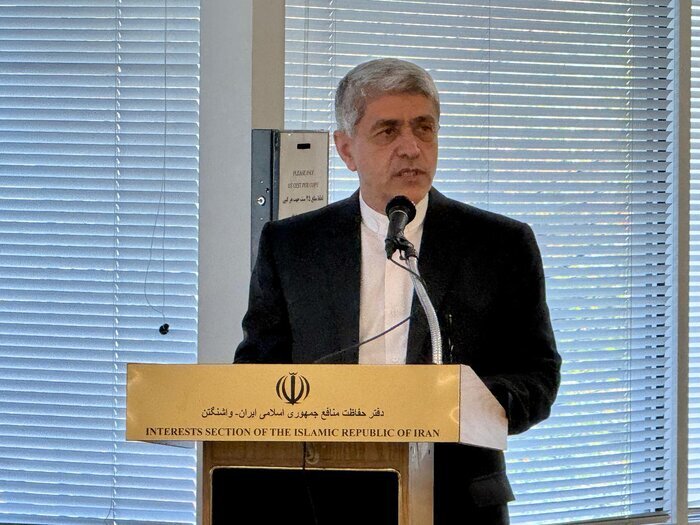 نشست دو تن از اعضای ارشد اقتصادی دولت پزشکیان با فرهیختگان ایرانی در واشنگتن نشست دو تن از اعضای ارشد اقتصادی دولت پزشکیان با فرهیختگان ایرانی در واشنگتن