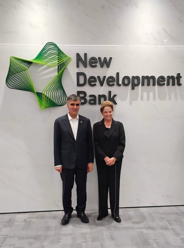 دیدار رئیسکل بانک مرکزی ایران با رئیس بانک توسعه نوین بریکس در شانگهای دیدار رئیسکل بانک مرکزی ایران با رئیس بانک توسعه نوین بریکس در شانگهای