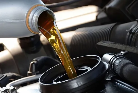 قیمت روغن موتور در آمریکا به دلیل جنگ علیه ایران ۴ برابر شده است