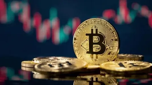 بیت&zwnj;کوین زیر فشار فروش؛ بازار کریپتو در انتظار حرکت بزرگ بعدی