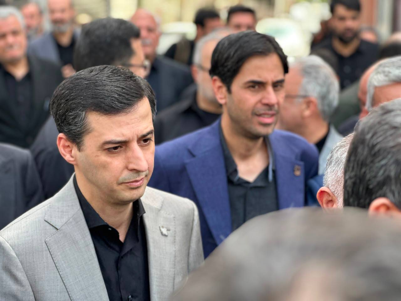 همراهی فرید دهقانی با وزیر صمت در بازدید از موکب چادرملو در آستانه مراسم تشییع رهبر شهید انقلاب همراهی فرید دهقانی با وزیر صمت در بازدید از موکب چادرملو در آستانه مراسم تشییع رهبر شهید انقلاب