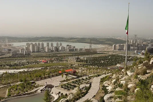 قیمت پایین مسکن در محله آبشار تهران