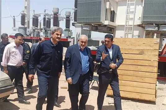 بازدید وزیر نیرو از روند برق&zwnj;رسانی به واحدهای صنعتی بازسازی&zwnj;شده