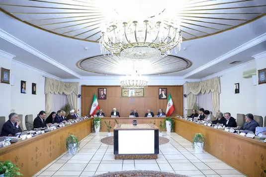 پزشکیان: اراده جدی دولت در پیشبرد برنامه توسعه زیرساخت&zwnj;های تولید برق خورشیدی است