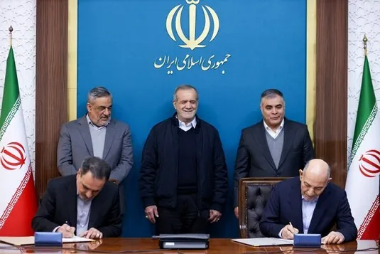 ۲ میلیارد دلار قراردادهای سرمایه&zwnj;گذاری نفتی با حضور پزشکیان منعقد شد