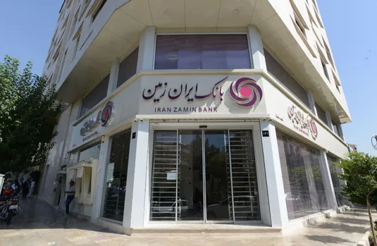 ایران&zwnj; زمین، ترکیب موفق خدمات حضوری و غیرحضوری