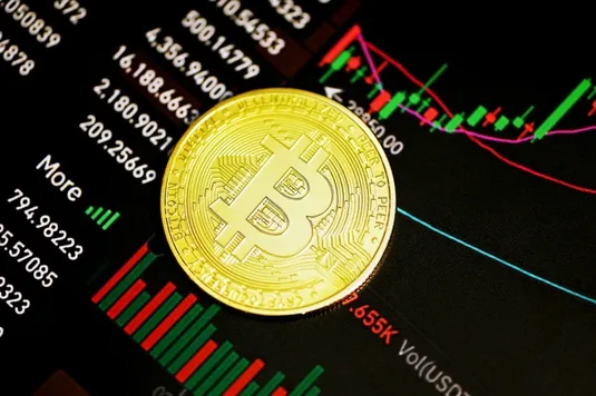 بیت&zwnj;کوین و اتریوم در آستانه شکست مقاومت&zwnj;های کلیدی