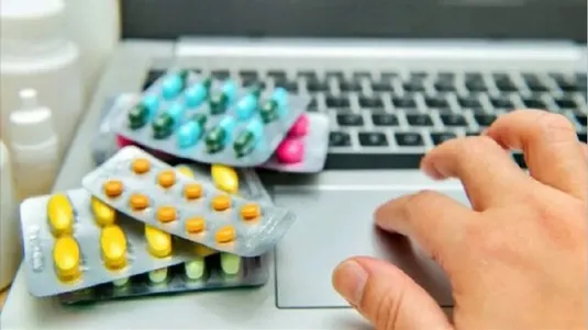 ابلاغ توافق&zwnj;نامه جدید برای عرضه اینترنتی دارو/ تحول دیجیتال در ۱۸۰۰۰ داروخانه