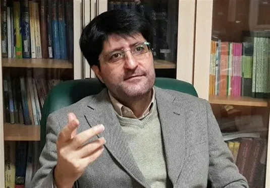 خسروی: جهش اخیر طلا و دلار ریشه اقتصادی ندارد