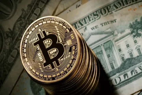بیت‌کوین در محاصره نرخ بهره و خروج سرمایه