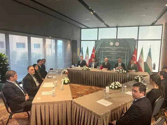 پیشنهاد ایران برای ایجاد کارگروه&zwnj; تخصصی و صندوق مالی حمل&zwnj;ونقل اسلامی