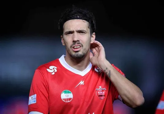 سرمربی پرسپولیس خبر بد داد؛ بازیکن خارجی به دربی نرسید