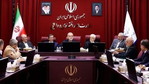 پزشکیان: حداقل شش دهک پایین درآمدی باید از افزایش اعتبار کالابرگ بهره‌مند شوند
