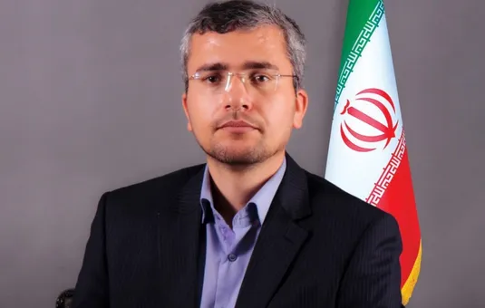دست&zwnj;درازی به بیت&zwnj;المال جرم است؛ رئیس&zwnj;جمهور به سفر اشرافی وزیر راه ورود کند