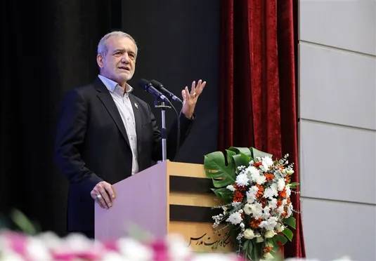 پزشکیان: صرفه&zwnj;جویی را از دولت کلید زدیم/دانشگاه برای مشکلات راه&zwnj;حل دهد