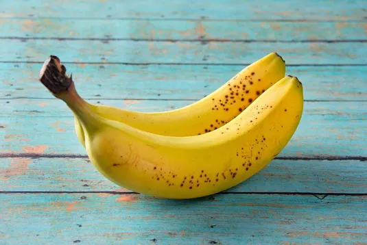 چرا برخی با خوردن موز سردرد می&zwnj;گیرند؟