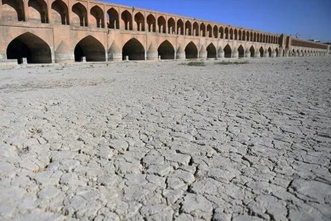 سیاه‌گذاری‌هایی که زاینده رود را به کما برد