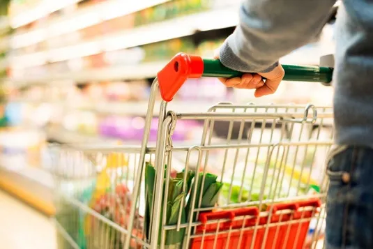 کالاهای اساسی بیش از نیاز بازار در استان تهران توزیع شد
