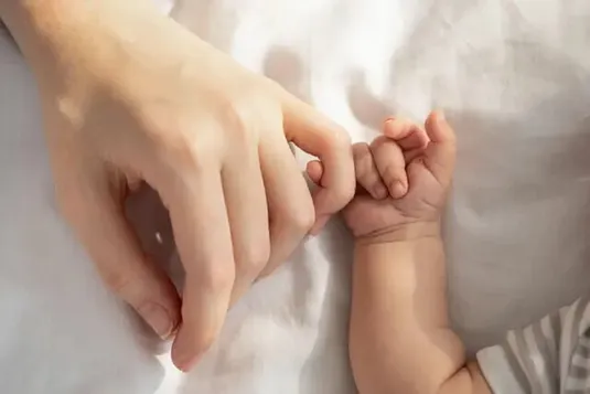 ماجرای هدیه ۴۸ میلیون تومانی دولت برای مادران باردار + نحوه دریافت کارت امید مادر