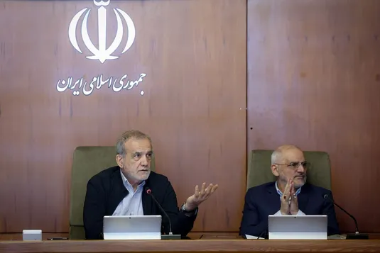 رئیس&zwnj;جمهور: به هیچ&zwnj;وجه نباید تولید متوقف شود