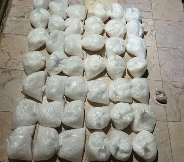 س