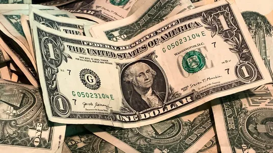 پیش بینی قیمت دلار چهارشنبه ۲۸ آبان ۱۴۰۴ / دلار چشم به راه سیگنال سیاسی شد