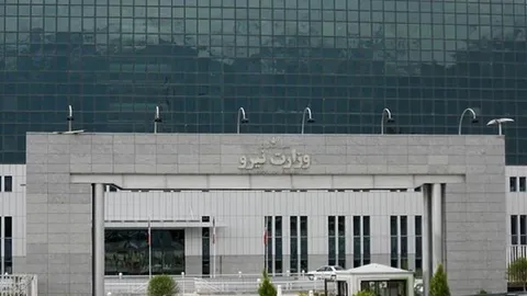 ارائه خدمات پایدار آب و برق ادامه دارد