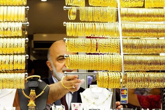 طلای ۱۸ عیار نرخ ارز دلار سکه طلا شنبه ۸ آذر ۱۴۰۴ + جدول