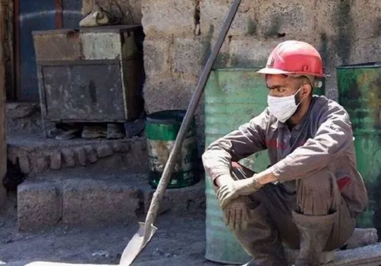 کارگران در تنگنای معیشتی؛ وقتی دارو با نان رقابت می&zwnj;کند