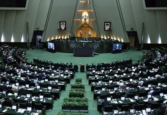 وزیر راه و مدیران بانک&zwnj;ها به کمیسیون عمران می&zwnj;آیند