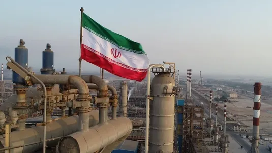 تولید نفت ایران ۲۰۰ هزار بشکه افزایش یافت