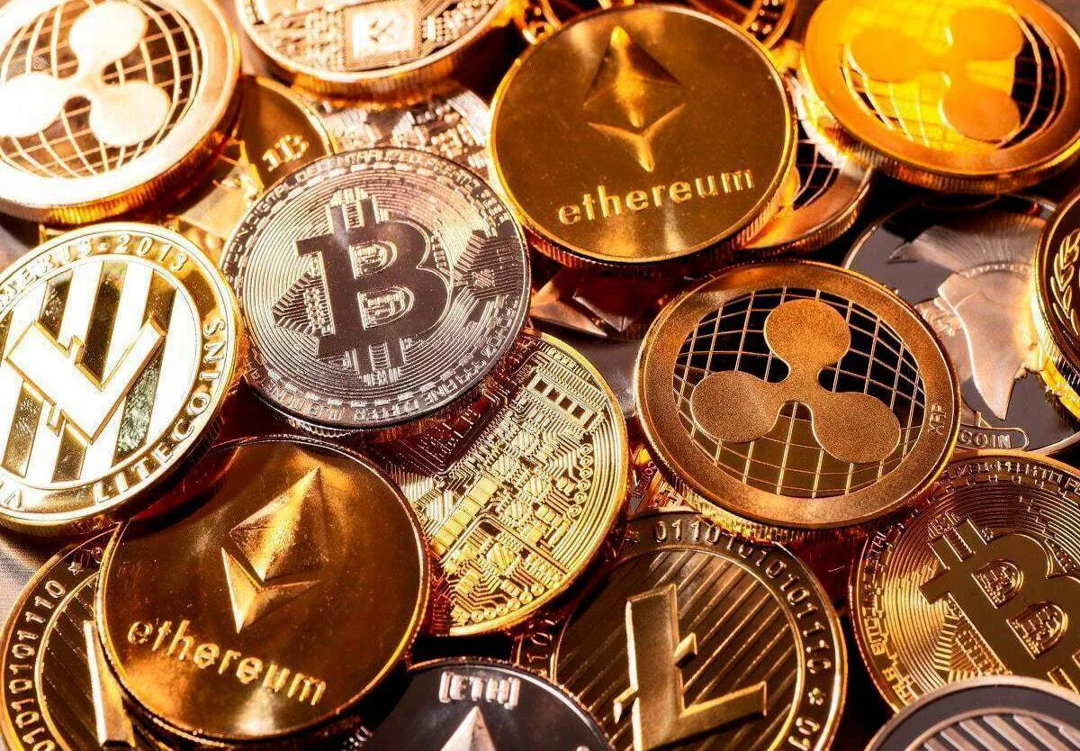 بیت‌کوین و اتریوم تحت فشار فروش؛ بازار کریپتو در نوسان شدید