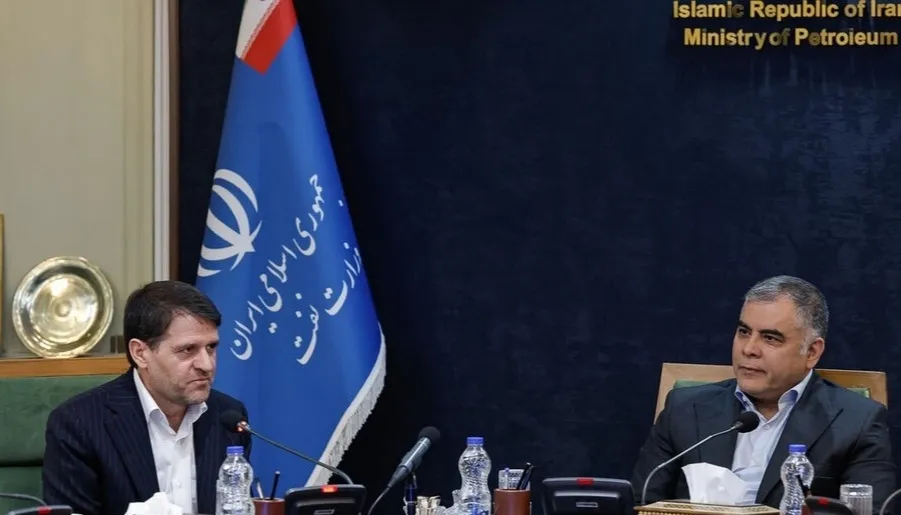 محسن پاک‌نژاد وزیر نفت  