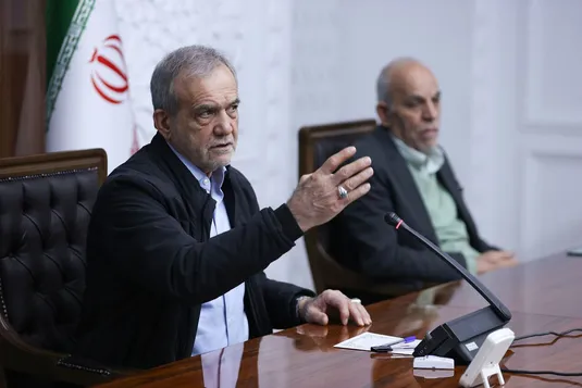 تاکید پزشکیان بر اولویت&zwnj;دهی به افراد و نیروهای بومی در توسعه منطقه مکران
