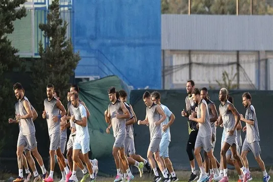 بازگشت ستاره استقلال با علامت پیروزی!