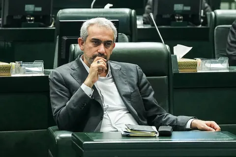 تاکید وزیر اقتصاد بر بازسازی صنایع آسیب‌دیده