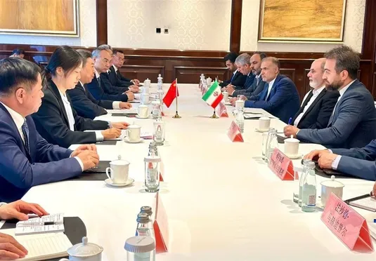 تاکید ایران و چین بر افزایش همکاری&zwnj;ها به سطح راهبردی