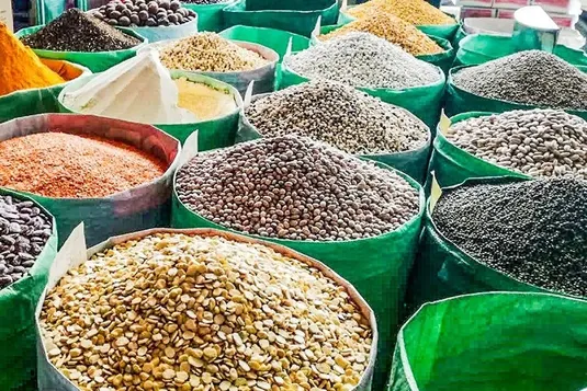 کاهش قیمت حبوبات/ برنج ایرانی در بنکداری 210 تا 320 هزار تومان