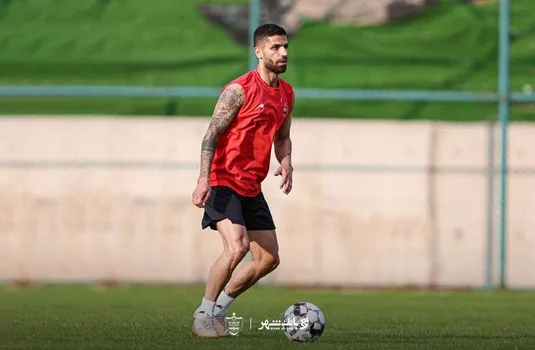 هافبک پرسپولیس از ترکیب اصلی دور شد!